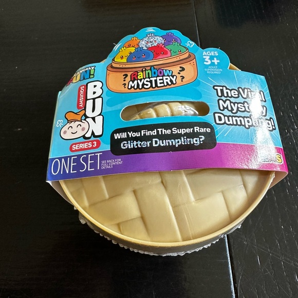 RMS Other - 🐣 VIRAL - Glitter - Rainbow Mystery Series 3 Gold Dumpling Toy 🥟